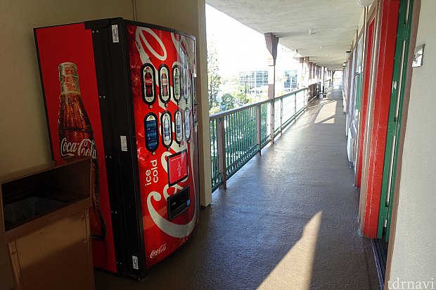 自販機があります。