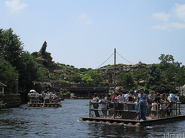 トムソーヤ島への移動手段 トムソーヤ島いかだ