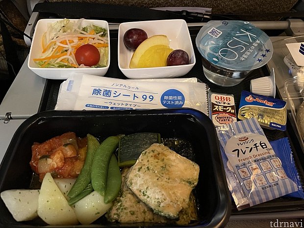 初めてのシンガポール航空でLAへ！機内サービスや特別食などをレポート