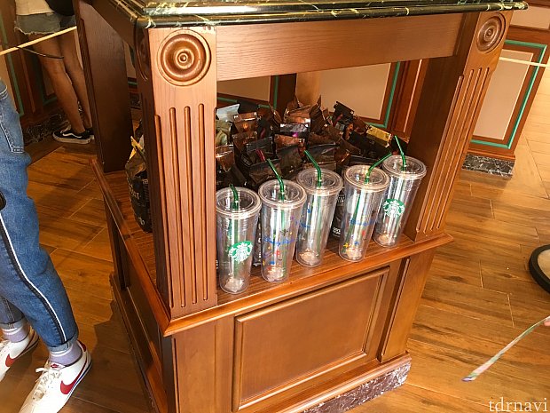 インスタントタイプやコーヒー豆も売っていましたよ