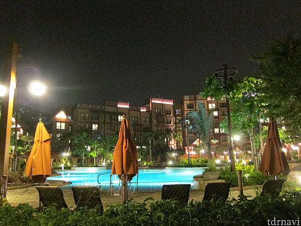 夜のプールも雰囲気が良かった。