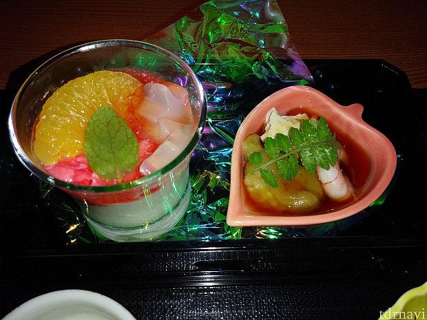左からパンナコッタと焼き茄子とトロ湯葉