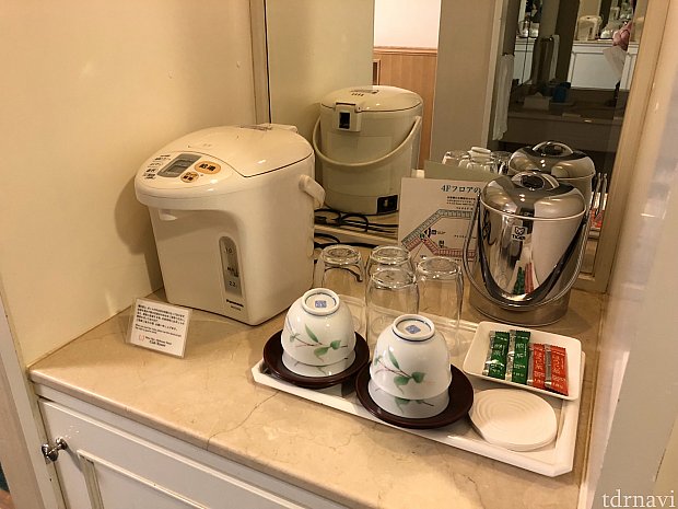 ポットやお茶など