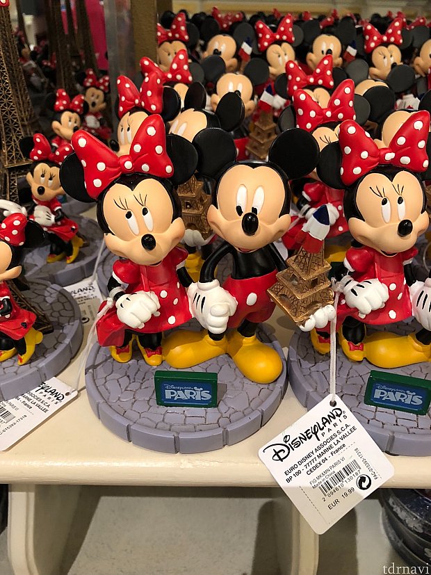 エッフェル塔をミッキーが持ってるミキミニの置物✨19.99€