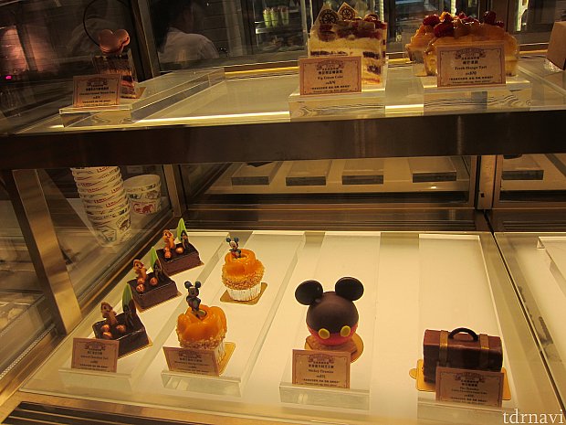 エクスプローラーズロッジオリジナルデザインのケーキも充実してました。