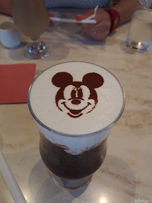 カフェモカ、ミッキーバージョン!
ストローは口に差しました!