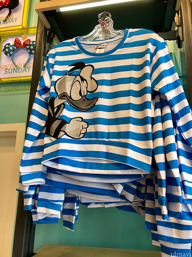 丈がすごく短いので、おそらく女性用長袖Tシャツでしょう。$44.99
