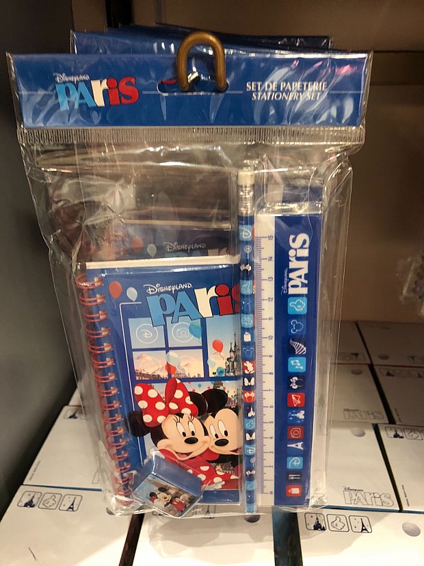 ステーショナリーセット。9.99€。