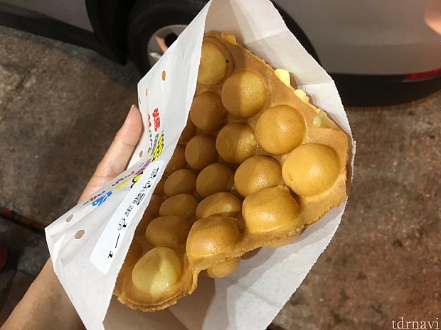 こちらはプレーン味ですが、チーズ味がおススメ。街中に出ると、香港の生活も垣間見えて面白いですよ。ドミトリーのようなところが大丈夫な方はぜひ挑戦してみましょう