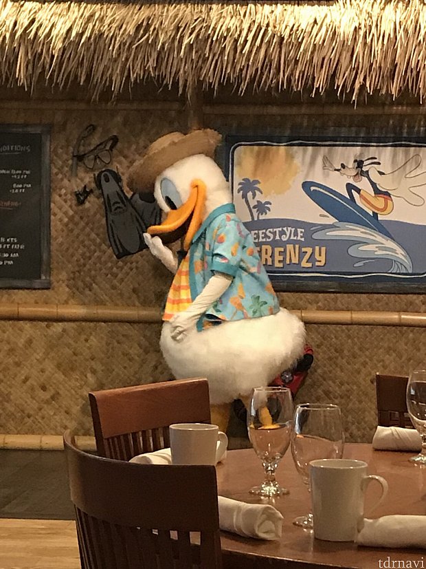 あくび?じゃなくて、スティッチがふざけたのを見て笑ってました!笑