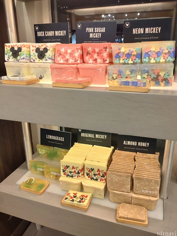 フロリダディズニー　BASIN 石鹸　ミッキー＆ミニー　2個セット 可愛すぎる！自分にもおすすめなミッキーの石鹸！ グッズ・お土産