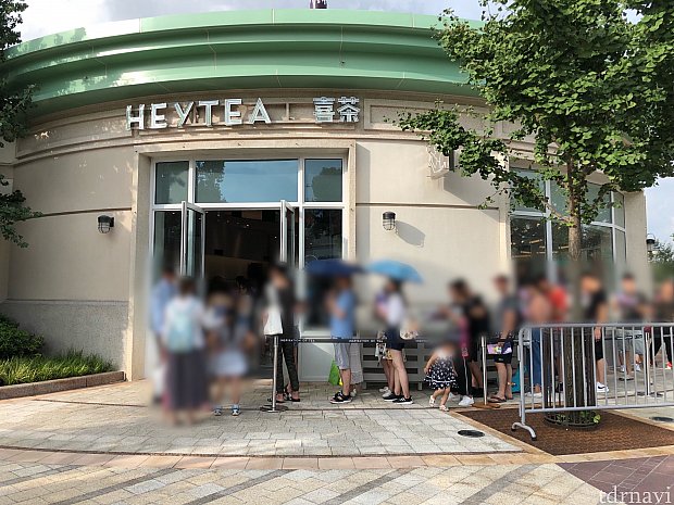 16時過ぎに通りかかると、外まで並んでいました。