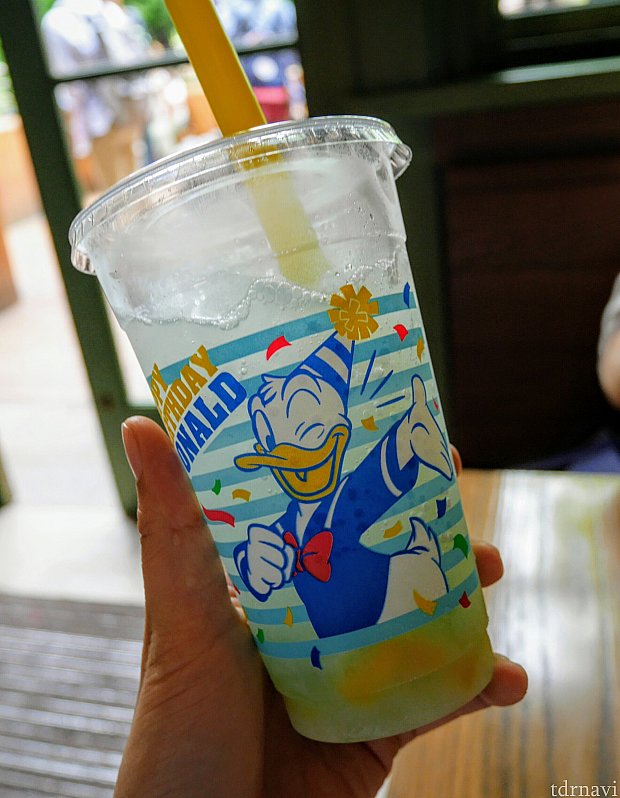 セットのドリンクは+90円でドナルドのサワードリンク(380円)に変えられます❗
このドリンクは今だけ😆