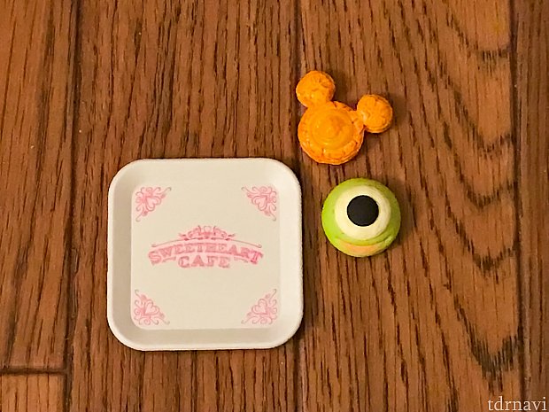 マイクメロンパンとオレンジデニッシュ。