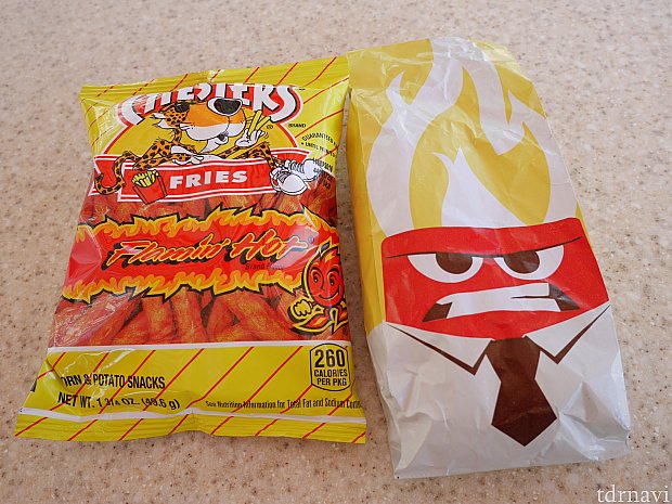 こちらはAngry Dog!
イカリがデザインされた袋に入ってます😆