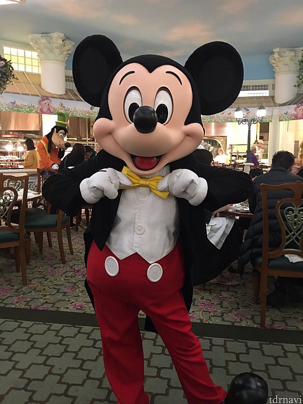 蝶ネクタイが決まってます😎