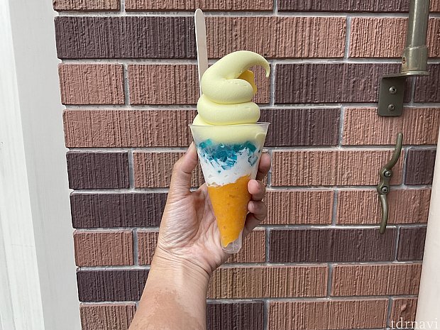 パフェと考えたら価格相応！？…ドナルドの日向夏ソフトクリーム