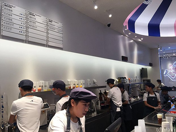 スタッフは大勢いるのですが制作には結構時間がかかります。