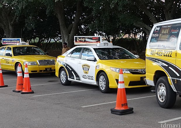 ディズニー直営ホテルからユニバーサルに行くには タクシー フロリダ