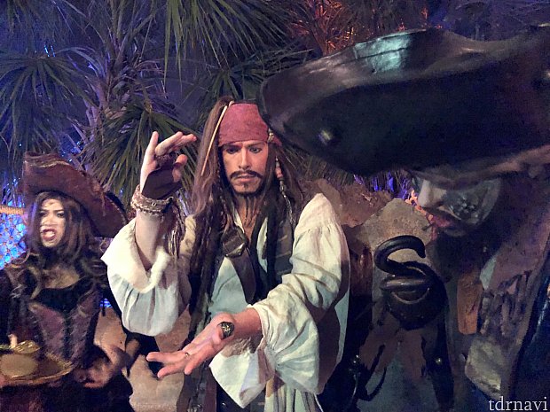 ジャックスパロウも登場！進化したゴーストパイレーツグリーティング