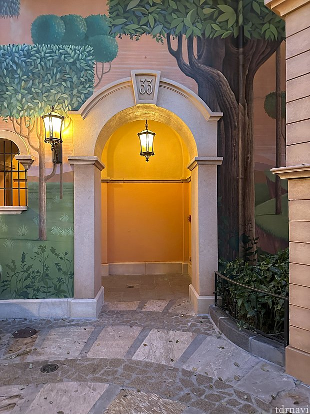 新品♡ディズニー会員制レストラン　Club33 ポーチ club33🚪🔑 せっかくなので限定グッズ 買ってきました