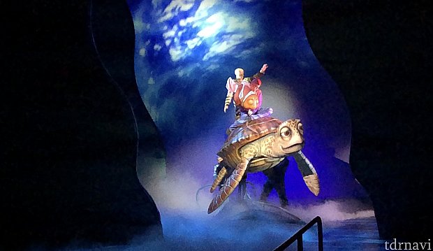 クラッシュが加わり、ニモを探しに