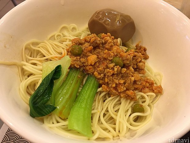 煮玉子も入っていてボリュームあります。
麺は汁ありと汁無しが選べます。