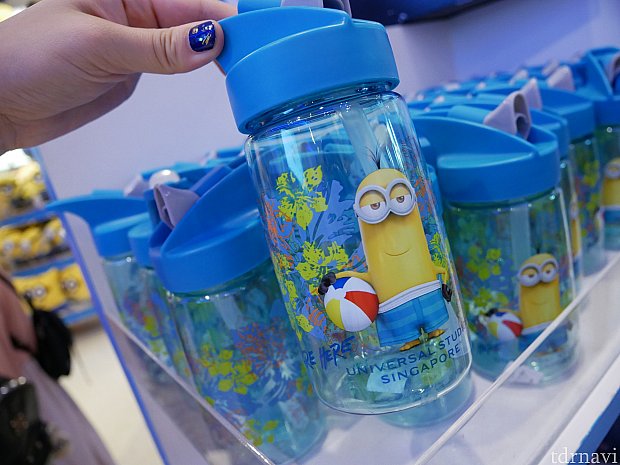 水筒 $18
ドリンクのサイズが大きいので、飲みきれないものを移す水筒があったらなーと途中で思ったので、現地調達してもよいかも。