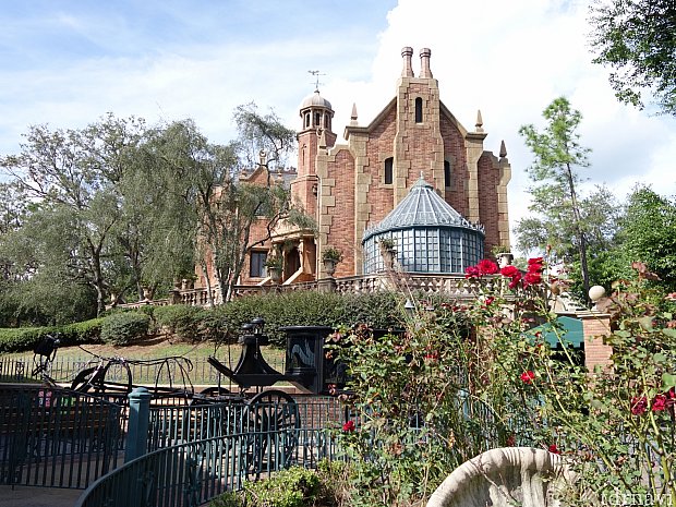 お馴染みのアトラクション！でも、日本より怖いかも… | ホーンテッド