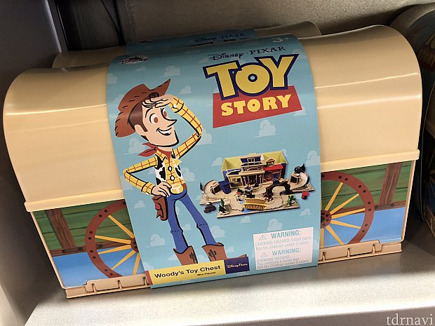 トイストーリーマニアのキューラインにそっくりなオモチャが置いてありました。外から見るとホースキャリッジに見えます。
