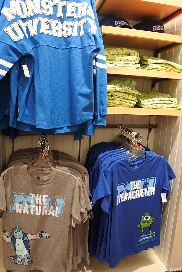 モンスターズインクはTシャツなど種類が多数ありました。