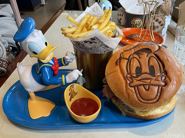 ドナルド好きのためのレストラン「Donald's Dine 'n Delights」（上海）