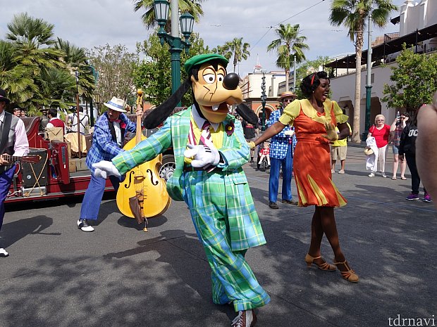 グーフィーファンにおすすめのショー！ ファイブ＆ダイム