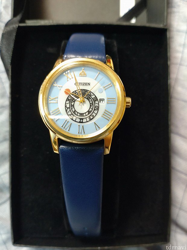 腕時計【希少】東京ディズニーランド オープン記念 1983年 腕時計 シンデレラ城