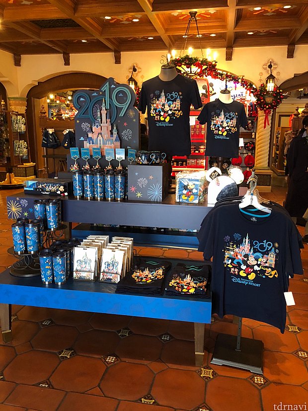 上海ディズニーのニューイヤーグッズ☆