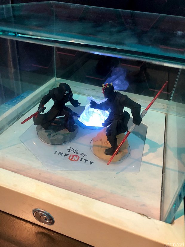 スターウォーズのフィギュアが沢山飾られていました。