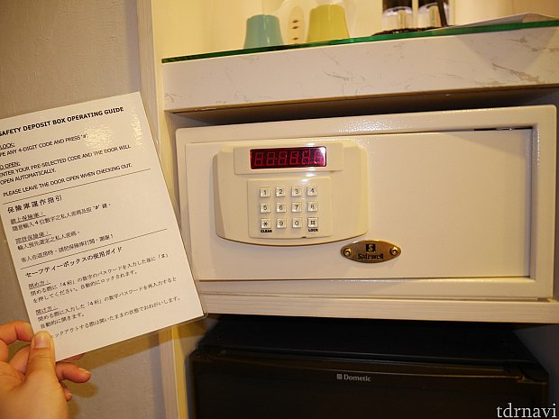 金庫は使い方が日本語で書かれた紙が中に入っていました