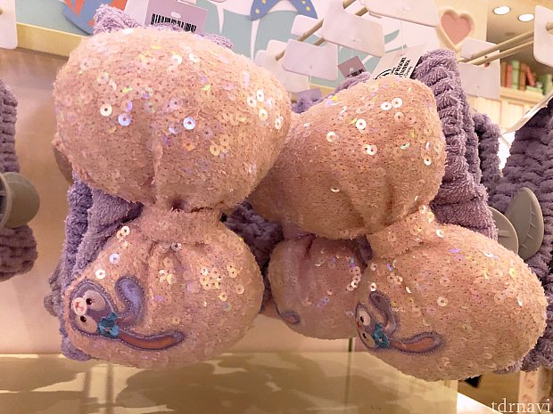 キラキラヘアバンド 125元。色違いでシェリーメイちゃんのもあります♡