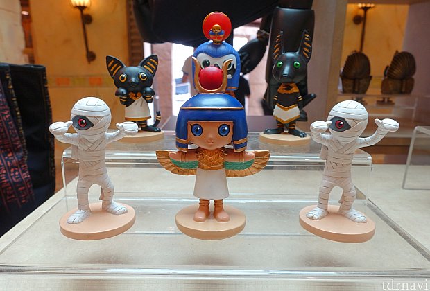 ハトホル神のフィギュアもあります。