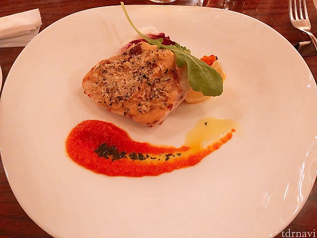 本日の魚料理
この日はメカジキでした。
お肉のように厚くて食感も肉のようでした。これが魚⁇と思ってしまうほどでした