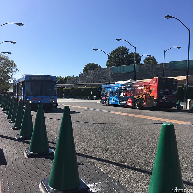 ARTバスです
(Disneyland Main Transportation Center)