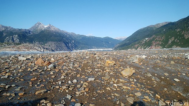 氷河の先端の太平洋?