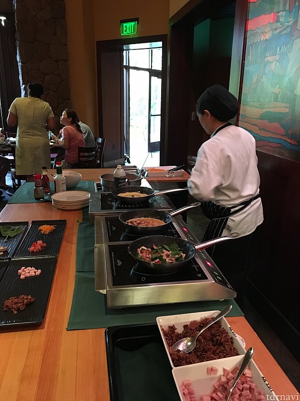 オムレツ焼いてもらいました