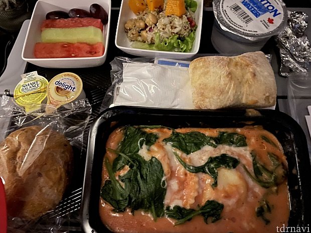 初めてのシンガポール航空でLAへ！機内サービスや特別食などをレポート