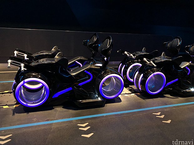 キャスト何人かに舌打ちされました笑 | トロン・ライトサイクル