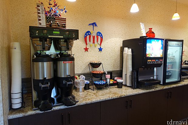 飲み物は、コーヒー、紅茶、ソフトドリンクが揃っています。