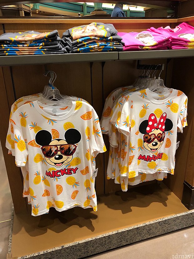 夏っぽいTシャツ 169元