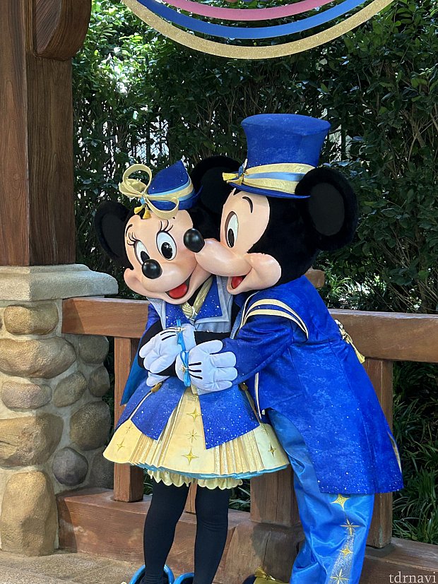 Disney ミッキーマウス2018年10ユーロ soleil ardent 10周年衣装のミッキー＆ミニーとグリーティング！