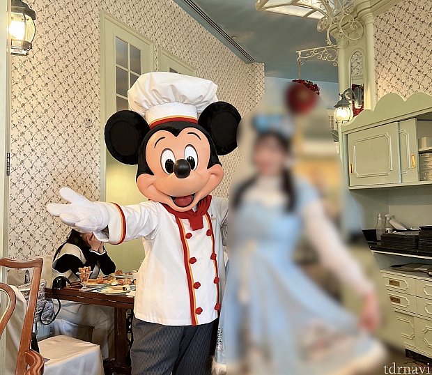 シェフ姿のミッキーとプルートに会える！朝食＆グリで1時間半は必要