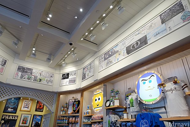 店内にはピクサー作品の絵コンテがずらり。